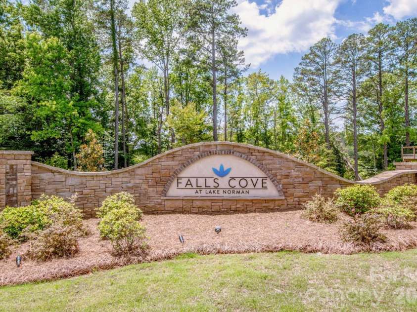 192 Tackle Box Drive, Troutman, NC 28166.  MLS# CAR4408216, YatesRealty ID 43765. 