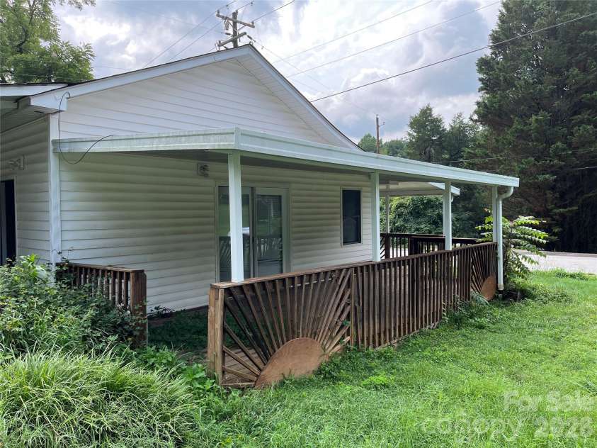 1721 Old Haywood Road, Asheville, NC 28806.  MLS# CAR4409477, YatesRealty ID 43766. 