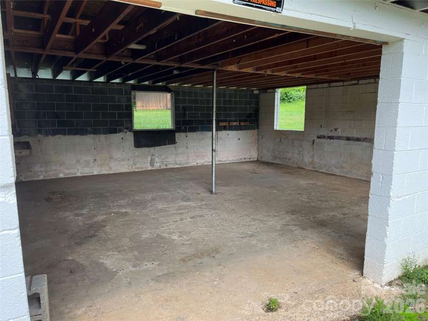 1721 Old Haywood Road, Asheville, NC 28806.  MLS# CAR4409477, YatesRealty ID 43766. Inside 2 car garage