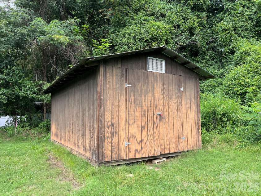 1721 Old Haywood Road, Asheville, NC 28806.  MLS# CAR4409477, YatesRealty ID 43766. Large barn