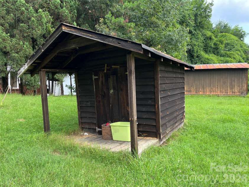 1721 Old Haywood Road, Asheville, NC 28806.  MLS# CAR4409477, YatesRealty ID 43766. Small shed