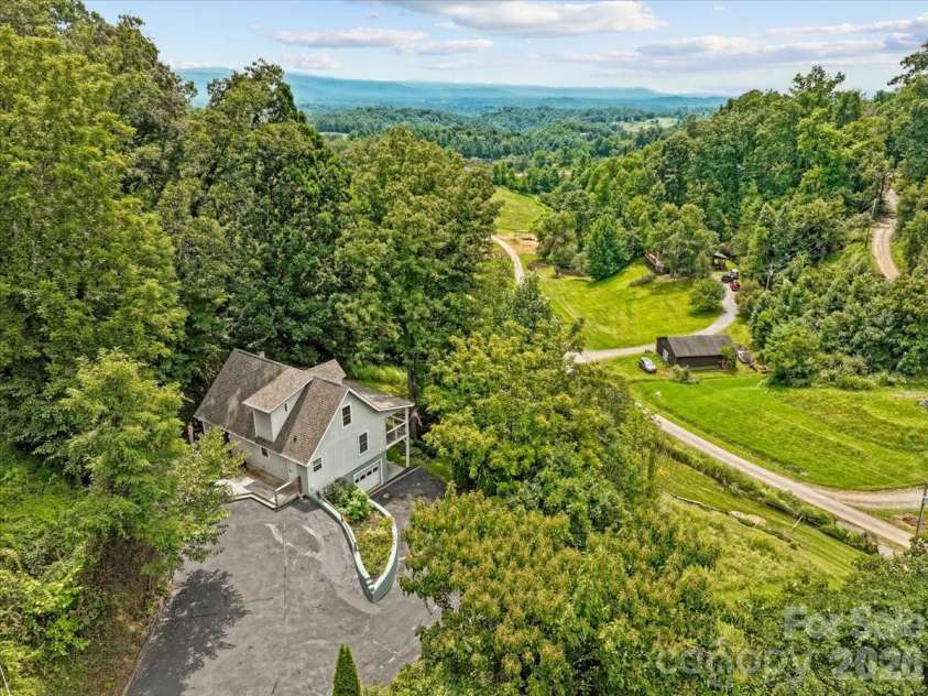 386 Madison Heights Drive, Marshall, NC 28753.  MLS# CAR4411731, YatesRealty ID 43767. 