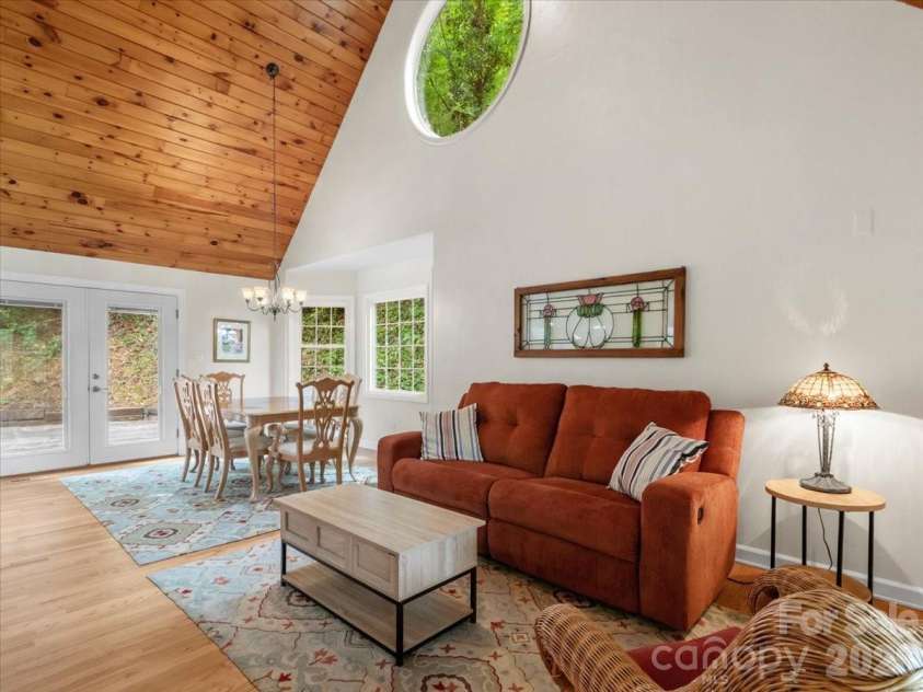 386 Madison Heights Drive, Marshall, NC 28753.  MLS# CAR4411731, YatesRealty ID 43767. 