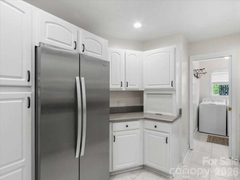 386 Madison Heights Drive, Marshall, NC 28753.  MLS# CAR4411731, YatesRealty ID 43767. 