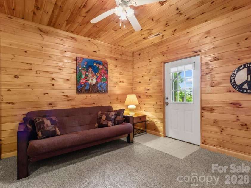 386 Madison Heights Drive, Marshall, NC 28753.  MLS# CAR4411731, YatesRealty ID 43767. 