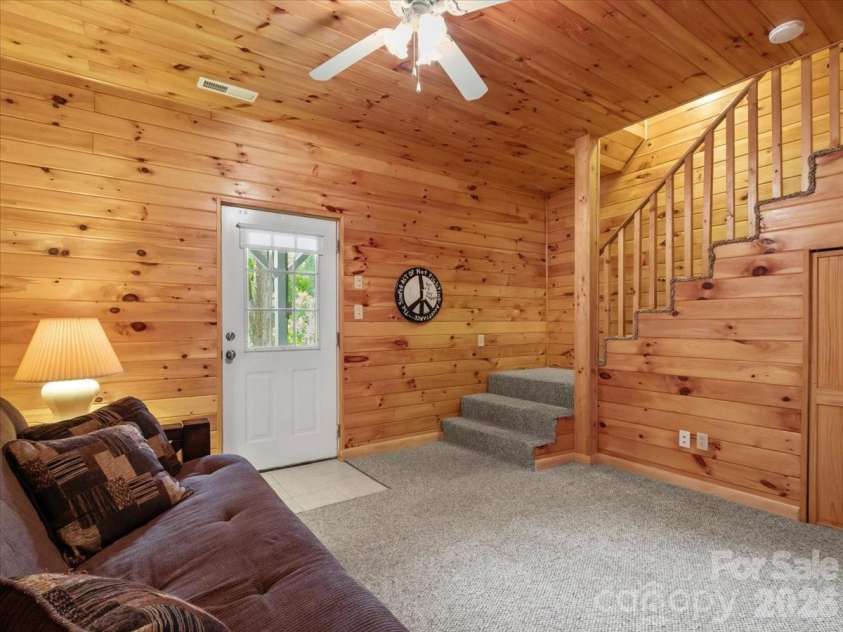 386 Madison Heights Drive, Marshall, NC 28753.  MLS# CAR4411731, YatesRealty ID 43767. 