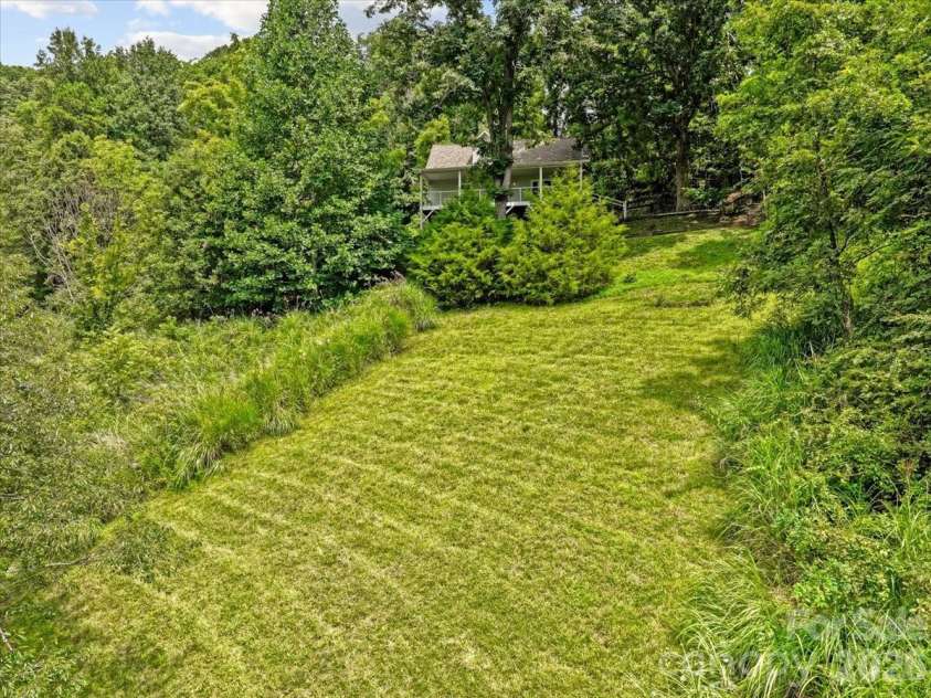 386 Madison Heights Drive, Marshall, NC 28753.  MLS# CAR4411731, YatesRealty ID 43767. 