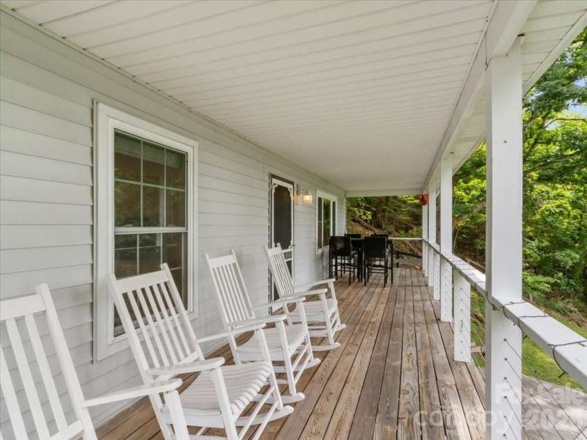 386 Madison Heights Drive, Marshall, NC 28753.  MLS# CAR4411731, YatesRealty ID 43767. Covered front porch