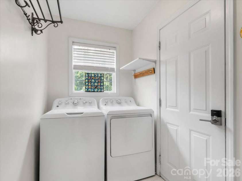 386 Madison Heights Drive, Marshall, NC 28753.  MLS# CAR4411731, YatesRealty ID 43767. Laundry-main level