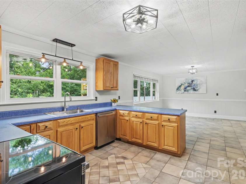 163 Madison Avenue, Concord, NC 28025.  MLS# CAR4408545, YatesRealty ID 43768. 
