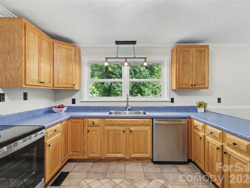 163 Madison Avenue, Concord, NC 28025.  MLS# CAR4408545, YatesRealty ID 43768. 