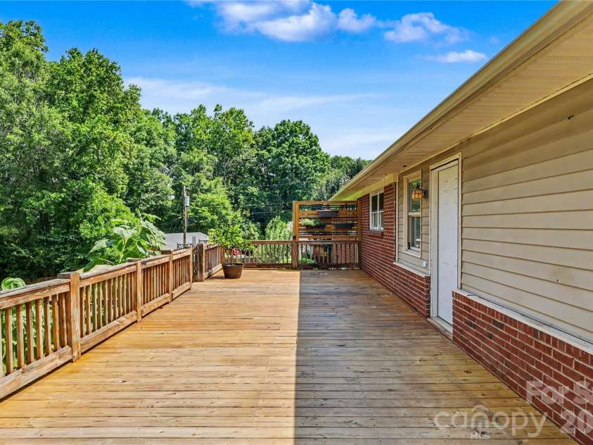 163 Madison Avenue, Concord, NC 28025.  MLS# CAR4408545, YatesRealty ID 43768. 