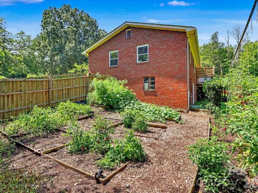 163 Madison Avenue, Concord, NC 28025.  MLS# CAR4408545, YatesRealty ID 43768. 