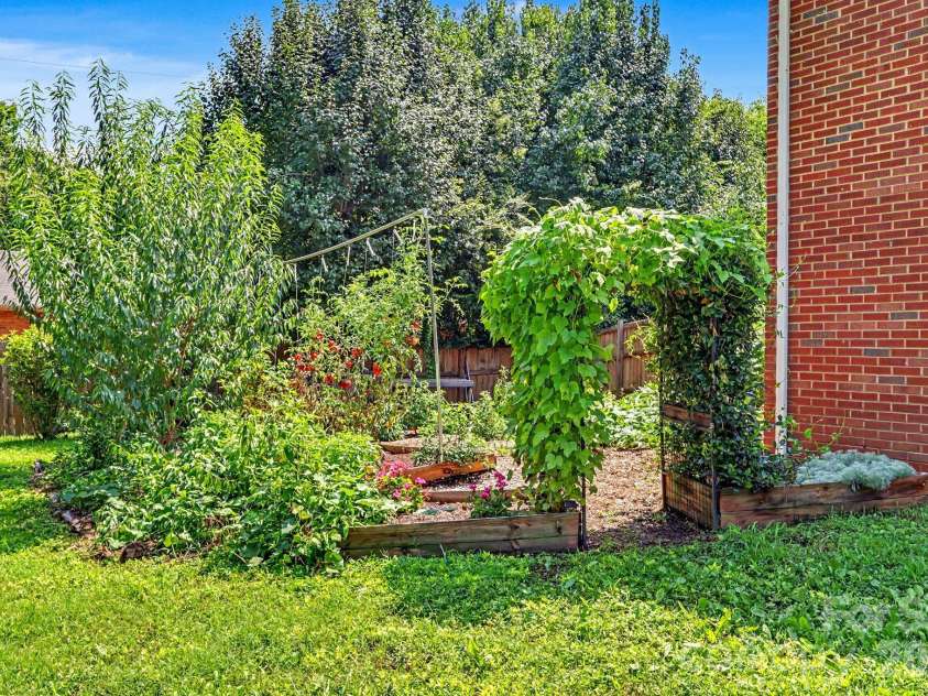 163 Madison Avenue, Concord, NC 28025.  MLS# CAR4408545, YatesRealty ID 43768. 