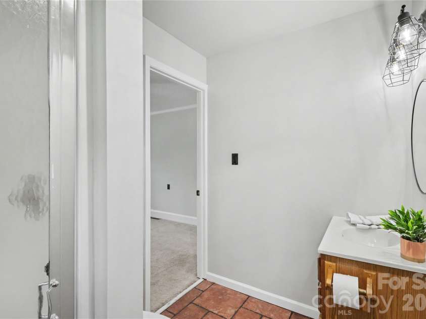 163 Madison Avenue, Concord, NC 28025.  MLS# CAR4408545, YatesRealty ID 43768. Full bath 2