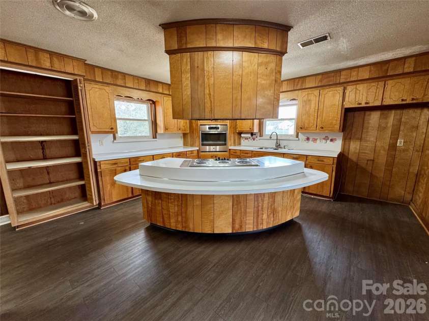 545 Collins Street, Kannapolis, NC 28083.  MLS# CAR4345178, YatesRealty ID 4377. 