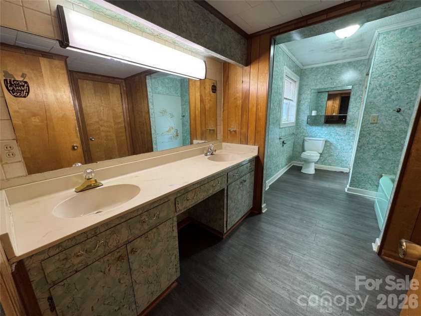 545 Collins Street, Kannapolis, NC 28083.  MLS# CAR4345178, YatesRealty ID 4377. 