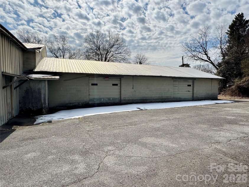 545 Collins Street, Kannapolis, NC 28083.  MLS# CAR4345178, YatesRealty ID 4377. 