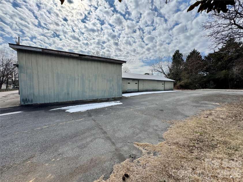 545 Collins Street, Kannapolis, NC 28083.  MLS# CAR4345178, YatesRealty ID 4377. 