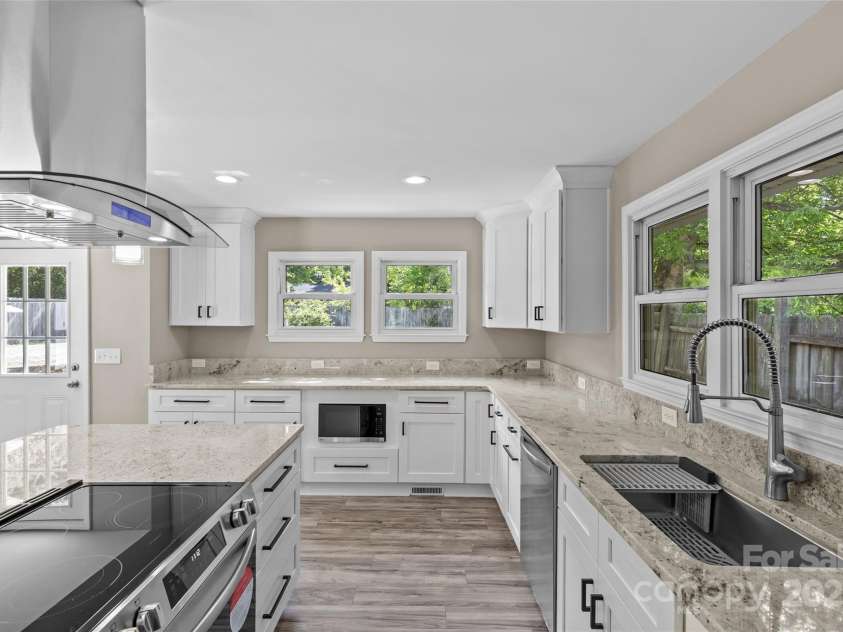 933 Old Charlotte Road, Concord, NC 28027.  MLS# CAR4306384, YatesRealty ID 4377. 