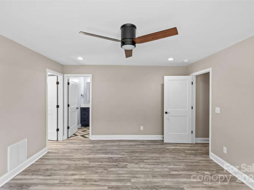 933 Old Charlotte Road, Concord, NC 28027.  MLS# CAR4306384, YatesRealty ID 4377. 