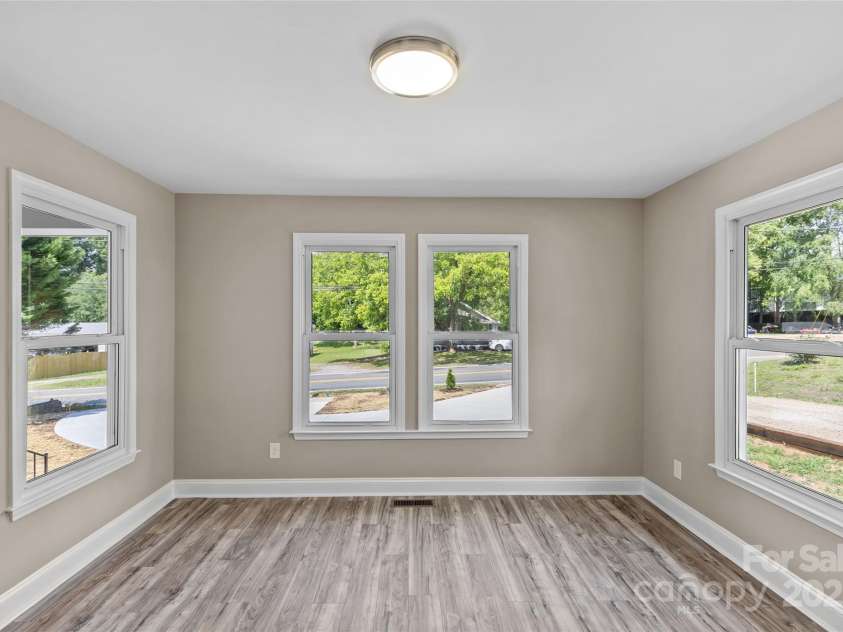 933 Old Charlotte Road, Concord, NC 28027.  MLS# CAR4306384, YatesRealty ID 4377. 