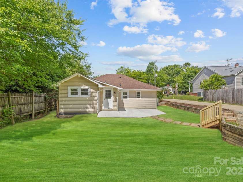 933 Old Charlotte Road, Concord, NC 28027.  MLS# CAR4306384, YatesRealty ID 4377. 