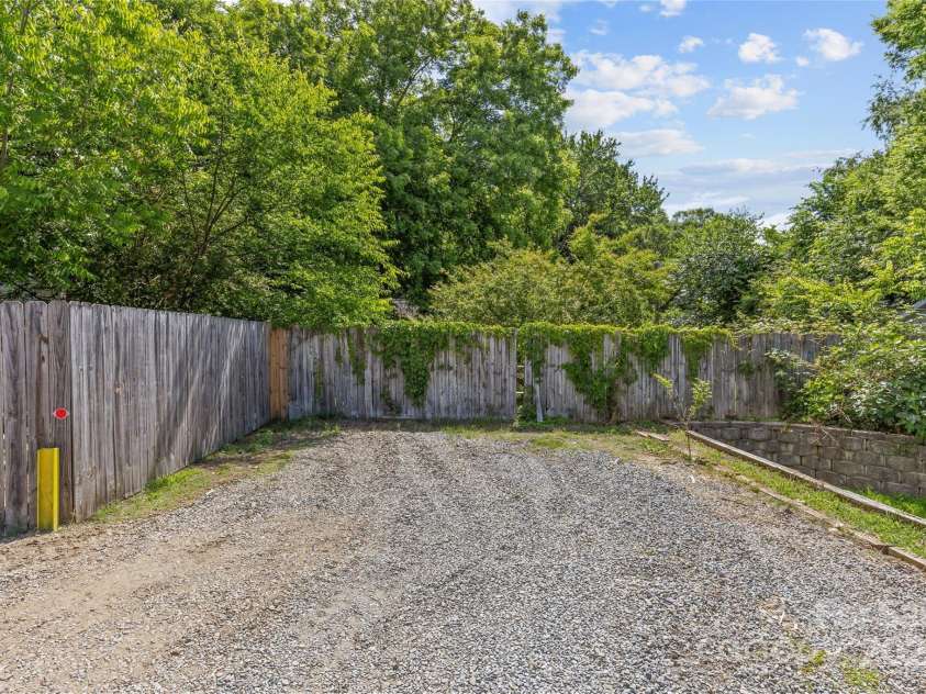 933 Old Charlotte Road, Concord, NC 28027.  MLS# CAR4306384, YatesRealty ID 4377. 