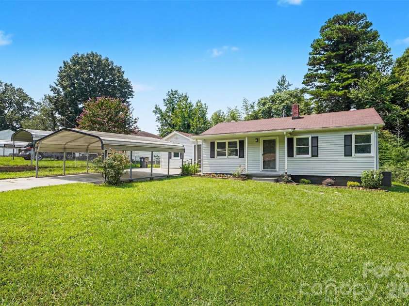 1333 Washington Lane, Kannapolis, NC 28083.  MLS# CAR4414027, YatesRealty ID 43770. 