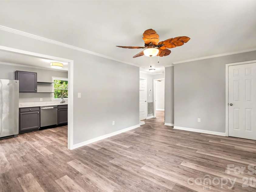 1333 Washington Lane, Kannapolis, NC 28083.  MLS# CAR4414027, YatesRealty ID 43770. 