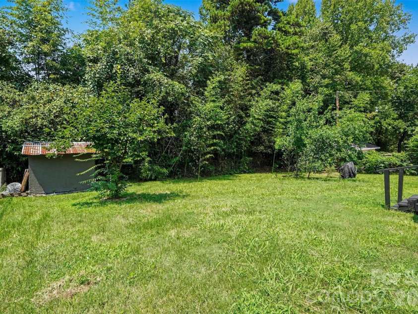 1333 Washington Lane, Kannapolis, NC 28083.  MLS# CAR4414027, YatesRealty ID 43770. 