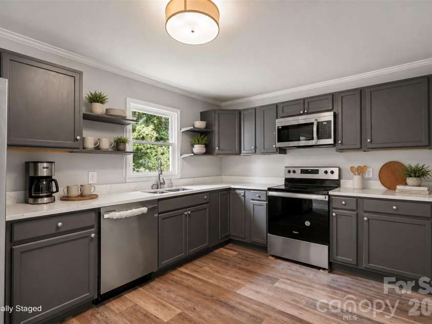 1333 Washington Lane, Kannapolis, NC 28083.  MLS# CAR4414027, YatesRealty ID 43770. Kitchen - Virtually Staged
