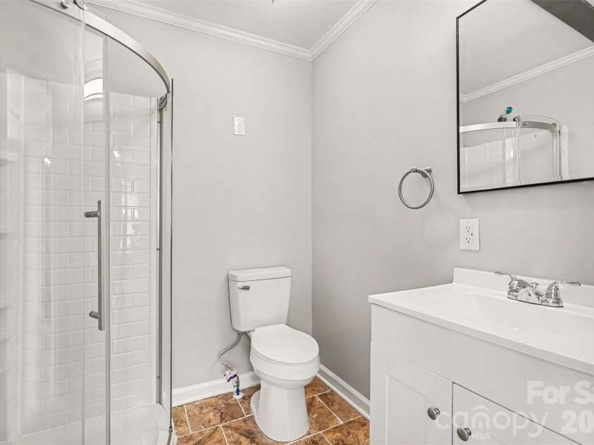 1333 Washington Lane, Kannapolis, NC 28083.  MLS# CAR4414027, YatesRealty ID 43770. Remodeled and updated Primary Bath!