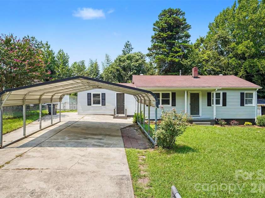 1333 Washington Lane, Kannapolis, NC 28083.  MLS# CAR4414027, YatesRealty ID 43770. Welcome Home!