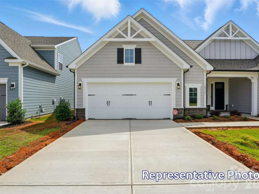 4007 Cedar Falls Drive, Waxhaw, NC 28173.  MLS# CAR4413669, YatesRealty ID 43774. 
