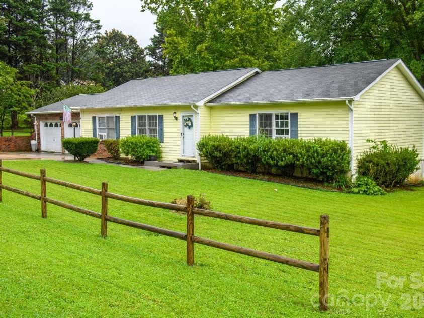 409 Cottrell Hill Road, Lenoir, NC 28645.  MLS# CAR4414277, YatesRealty ID 43775. 