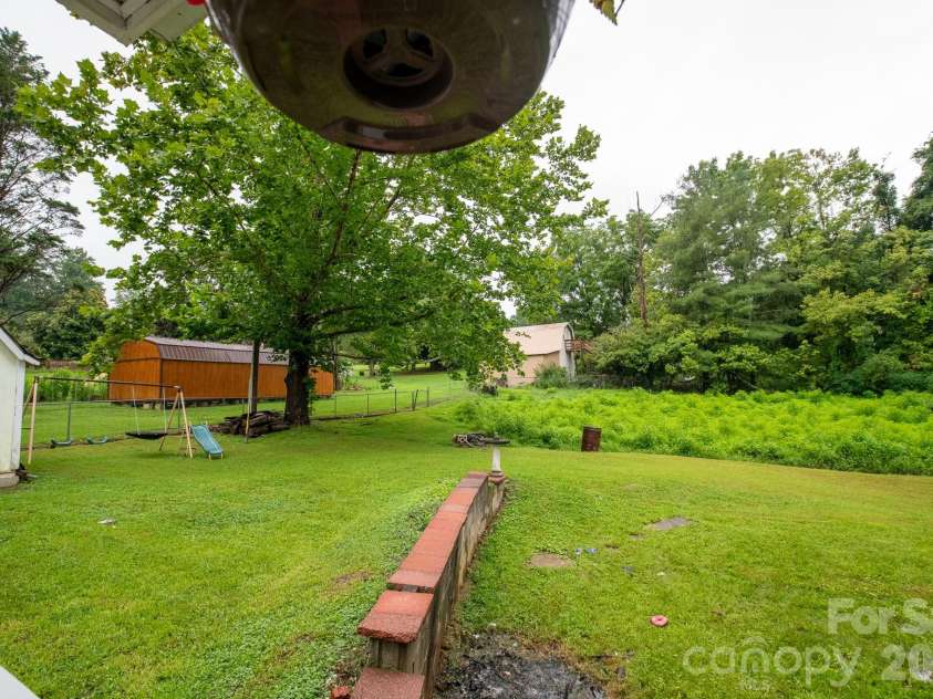 409 Cottrell Hill Road, Lenoir, NC 28645.  MLS# CAR4414277, YatesRealty ID 43775. 