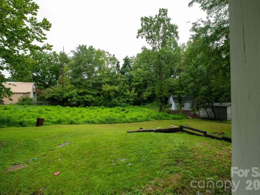 409 Cottrell Hill Road, Lenoir, NC 28645.  MLS# CAR4414277, YatesRealty ID 43775. 