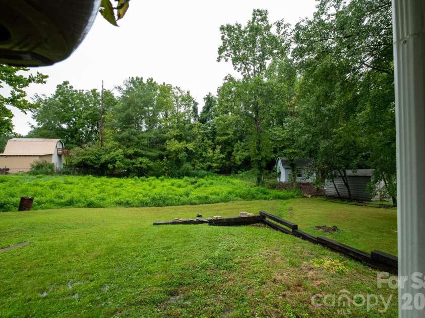 409 Cottrell Hill Road, Lenoir, NC 28645.  MLS# CAR4414277, YatesRealty ID 43775. 