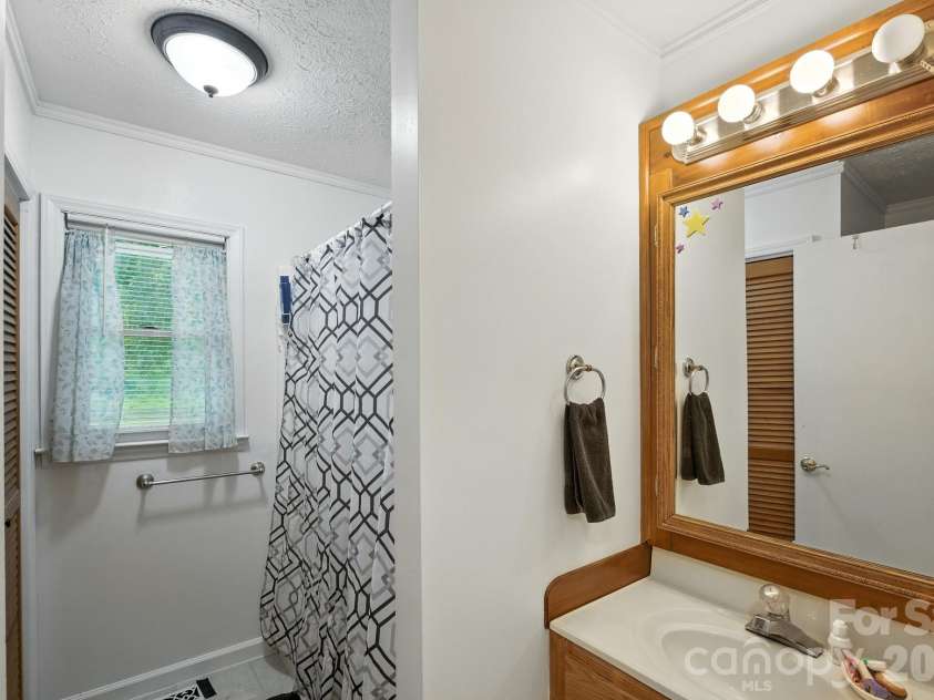 409 Cottrell Hill Road, Lenoir, NC 28645.  MLS# CAR4414277, YatesRealty ID 43775. 