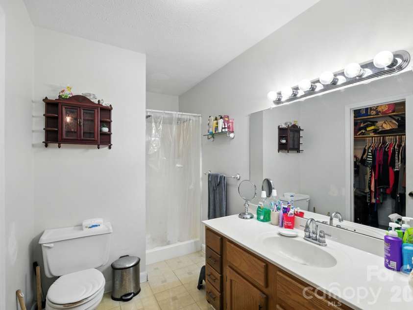 409 Cottrell Hill Road, Lenoir, NC 28645.  MLS# CAR4414277, YatesRealty ID 43775. 