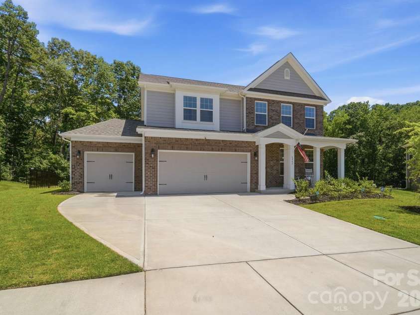 6042 Sylvan Drive, Denver, NC 28037.  MLS# CAR4395764, YatesRealty ID 43776. 