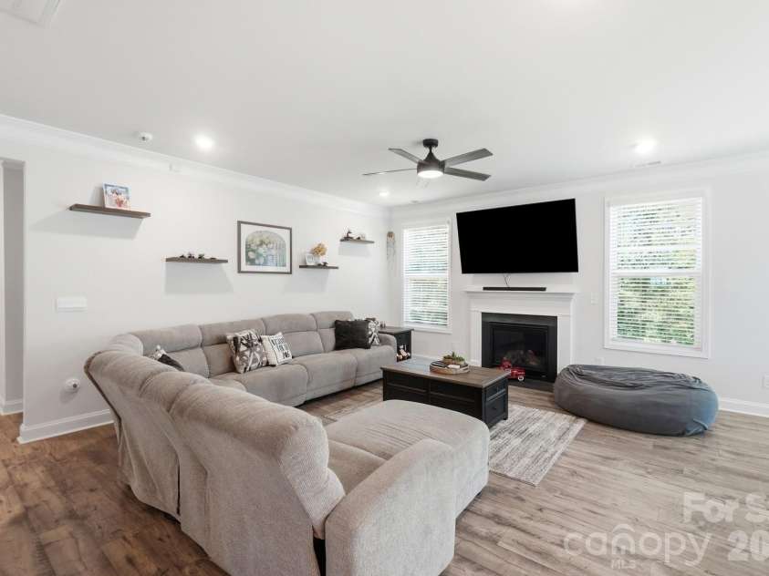 6042 Sylvan Drive, Denver, NC 28037.  MLS# CAR4395764, YatesRealty ID 43776. 