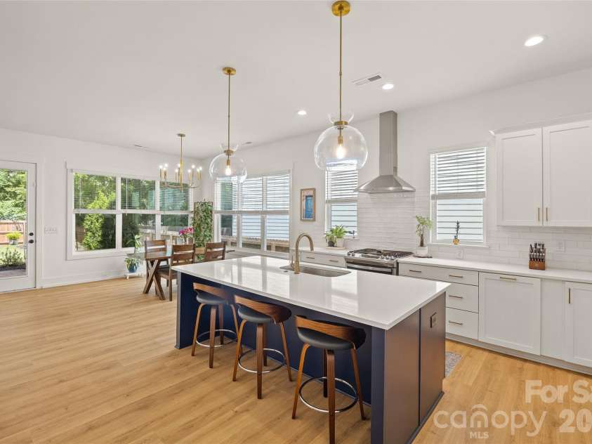 812 State Street, Charlotte, NC 28208.  MLS# CAR4412102, YatesRealty ID 43777. Kitchen