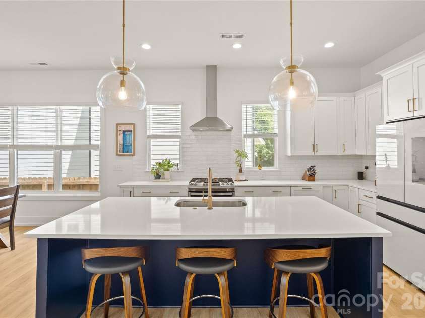 812 State Street, Charlotte, NC 28208.  MLS# CAR4412102, YatesRealty ID 43777. Kitchen