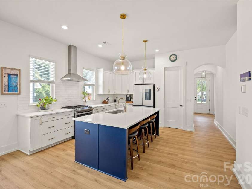 812 State Street, Charlotte, NC 28208.  MLS# CAR4412102, YatesRealty ID 43777. Kitchen