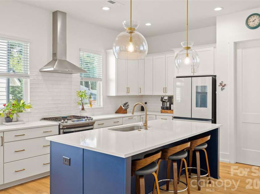 812 State Street, Charlotte, NC 28208.  MLS# CAR4412102, YatesRealty ID 43777. Kitchen