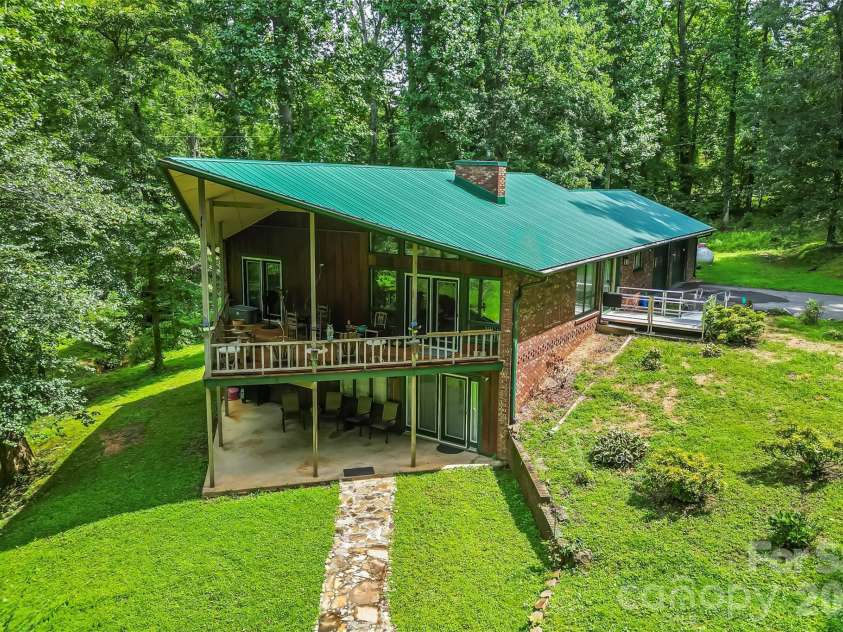 45 Monte Vista Place, Candler, NC 28715.  MLS# CAR4410617, YatesRealty ID 43778. 