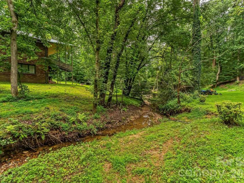 45 Monte Vista Place, Candler, NC 28715.  MLS# CAR4410617, YatesRealty ID 43778. 