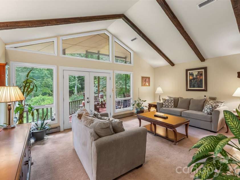 45 Monte Vista Place, Candler, NC 28715.  MLS# CAR4410617, YatesRealty ID 43778. 